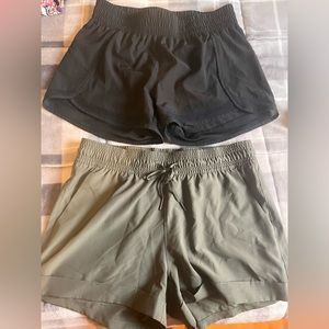 2 pair of Gaiam women’s shorts like née size small
